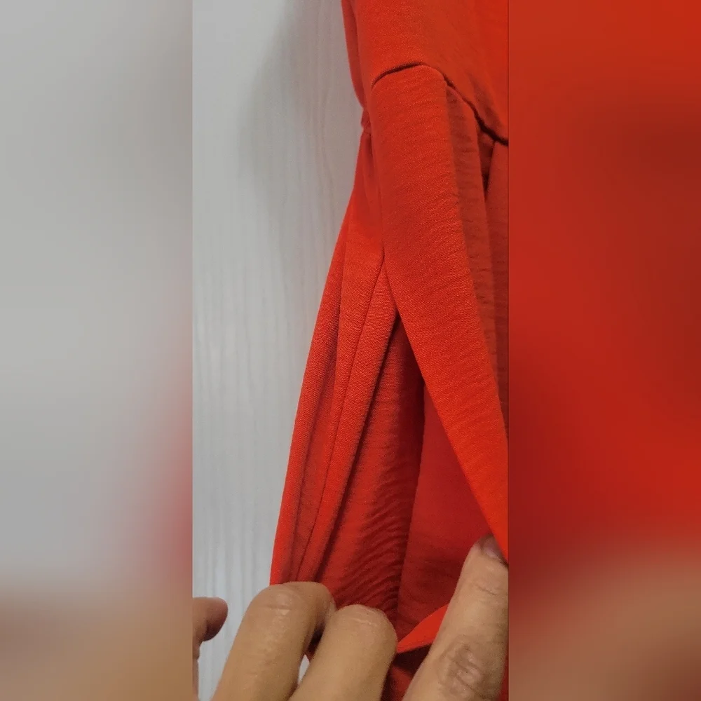 EMMA & MICHELE Sleeveless V-neck Coral Romper Size M EUC - Picture 4 of 7